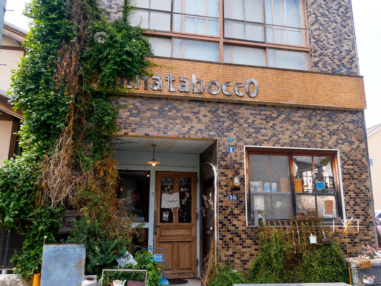 cafe zakka hinatabcco