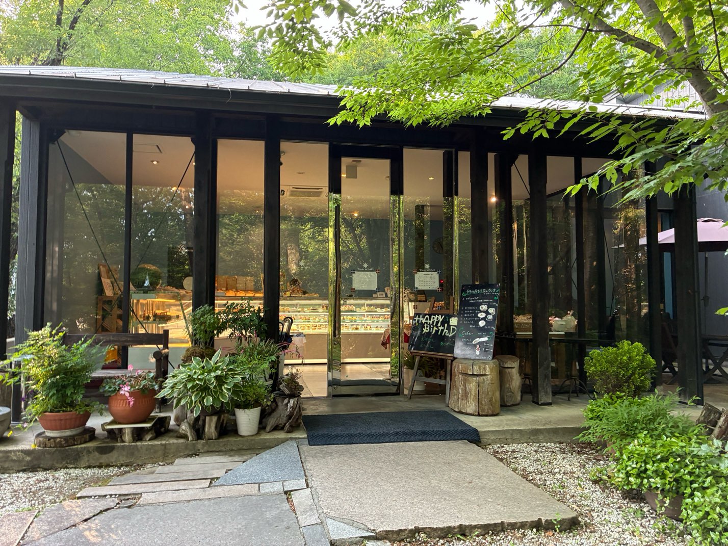 多治見市｜森の中にあるフランス洋菓子店