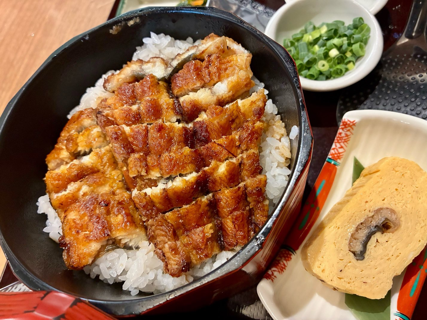 瑞浪市｜白焼きと蒲焼き、あなたはどっち派？迷ったら紅白丼で両方！