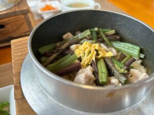 可児市｜週末だけのお楽しみ。人気カフェでいただく釜めしランチ