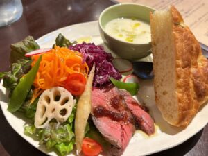 多治見市｜知る人ぞ知る！？ピアノ販売店の一角で大満足のランチタイム