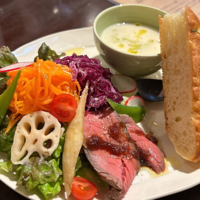 多治見市｜知る人ぞ知る！？ピアノ販売店の一角で大満足のランチタイム