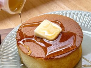 恵那市｜カーショップ併設カフェでいただく ふわっふわホットケーキと給食でも大人気なあのメニュー